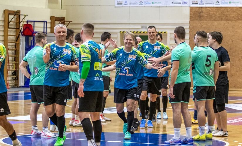 Noslēdzies Jēkabpils novada atklātā čempionāta telpu futbolā pamatturnīrs, līderi – “Māju koks”