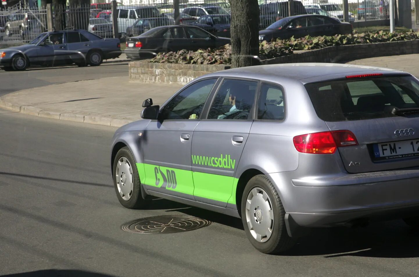 Jaunums braukšanas eksāmenā: topošajiem autovadītājiem tiks ieviests jauns uzdevums