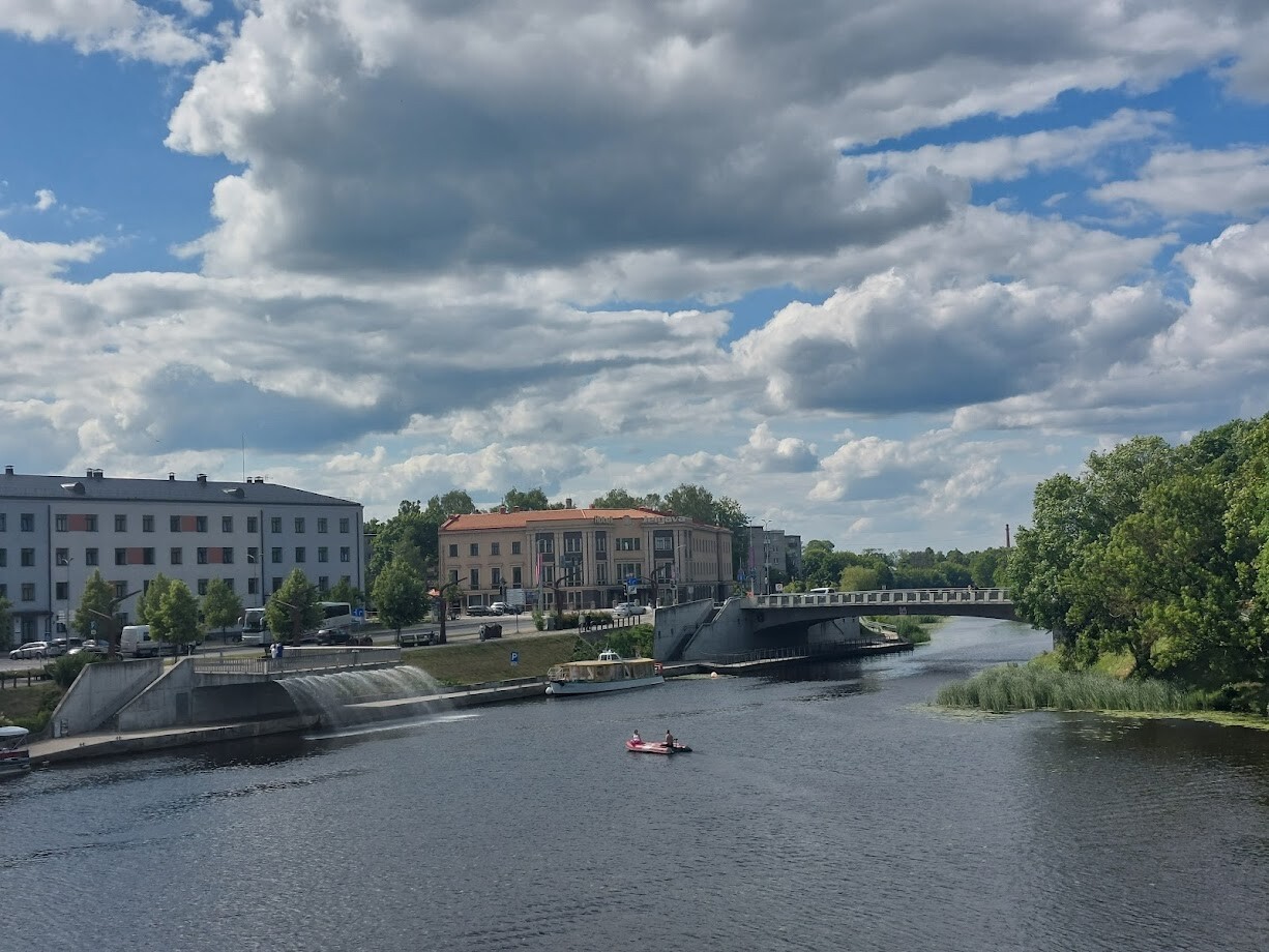Pirmdiena būs vējaina un brīžiem mākoņaina