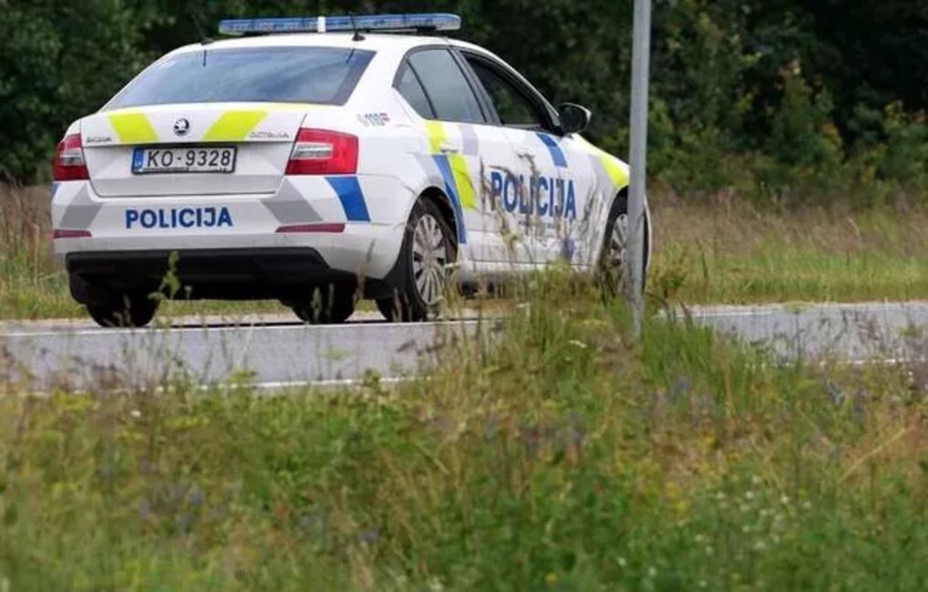 Cieš negadījumā, nobraucot no ceļa